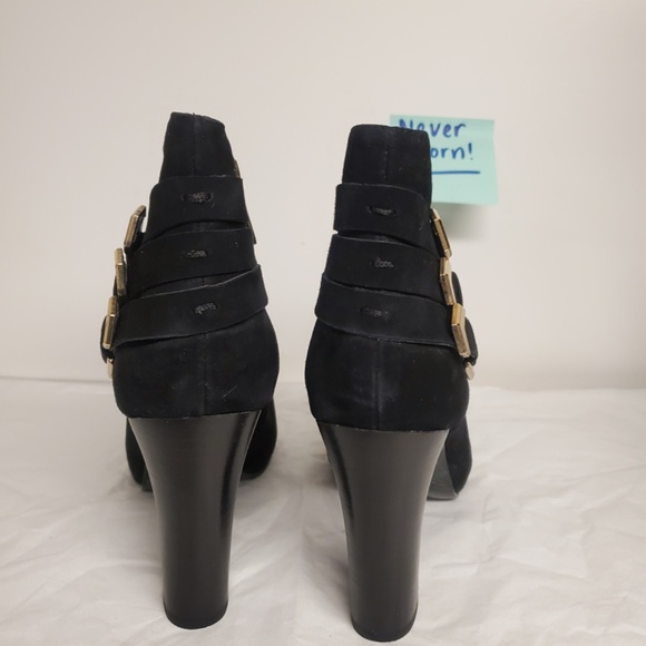 NWT GUESS black Latoian 9.5 felt/suede buckle bootie - Picture 5 of 7